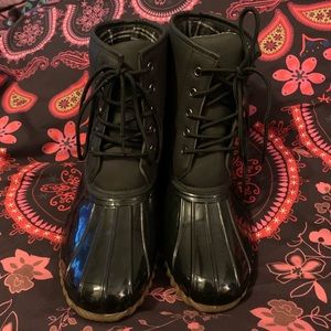 All black DUCK BOOTS
